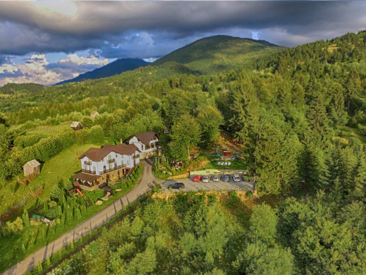 Hotel Alpina Panoramic Moisei Esterno foto